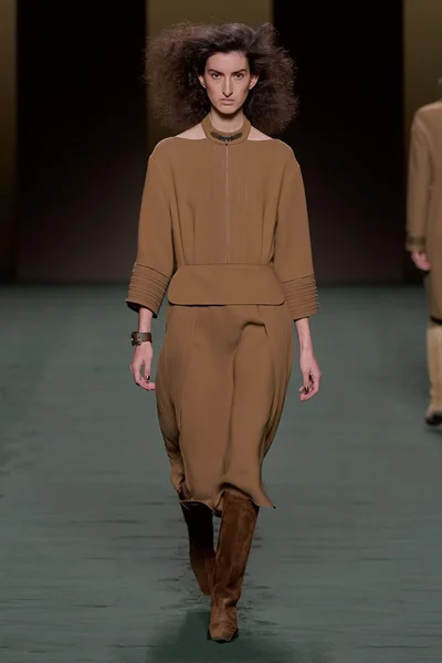 Look 44